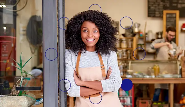 Empreendedora sorrindo
